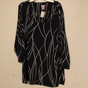 Chico's Sz 1 US Medium Biana Henley Velvet Burnout Tee Top Shimmery Roll Tab